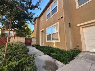 Main picture of 27020 Fairway Ln