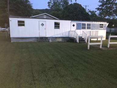 Main picture of 405 4th St NE