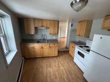Main picture of 10 Portland St