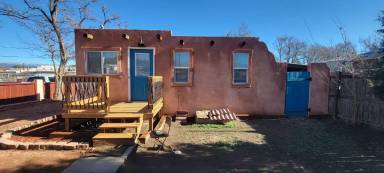 Main picture of 127 Railroad St