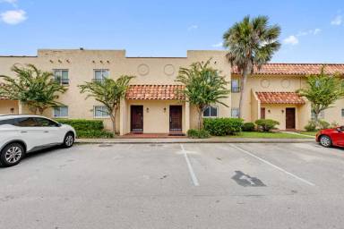 Main picture of 6616 La Mirada Dr E