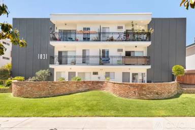 Main picture of 1831 Camden Ave