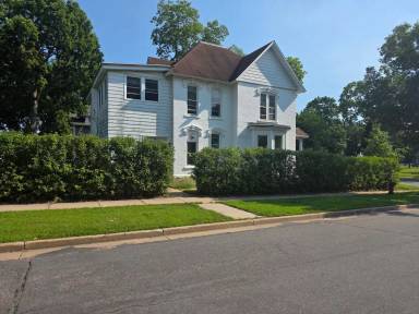 Main picture of 705 E Grand Ave