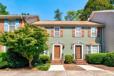 Main picture of 2874 Park Pl