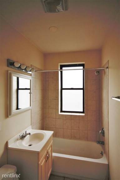 Main picture of 1249-55 W Henderson St & 3323-25 N Lakewood Ave