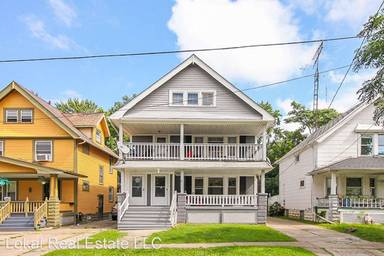 Main picture of 3029 W 103rd St