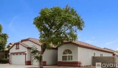 Main picture of 1027 W Samantha Way