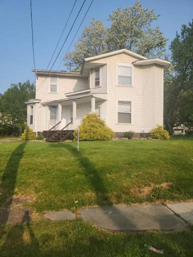 Main picture of 533 Clarendon Ave NW