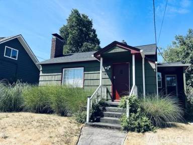 Main picture of 1225 NE 59th Ave