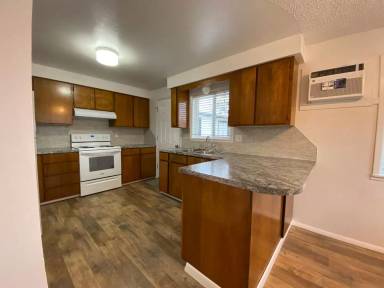 Main picture of 1014 S Holly St