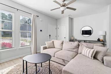 Main picture of 193 Northwood St