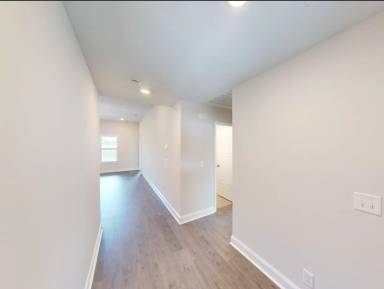 Main picture of 2095 Ireland Way