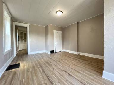 Main picture of 639 Caledonia Pl