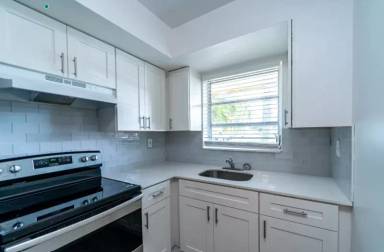 Main picture of 4100 SW 24 Ct Fort Lauderdale