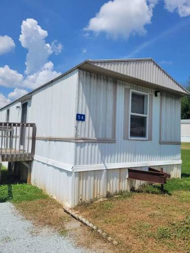 Main picture of Clover Creek Village