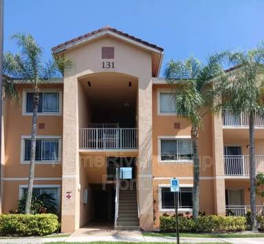 Main picture of 131 SW Palm Dr