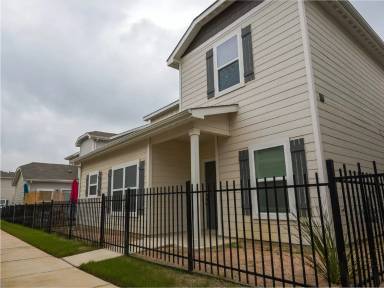 Main picture of 10841 Emerick St