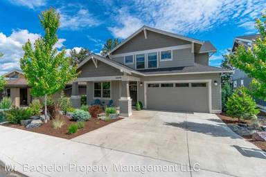 Main picture of 20643 SE Cougar Peak Dr