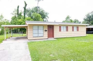 Main picture of 4105 Legendre St