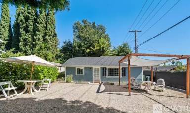 Main picture of 1700 Paloma St