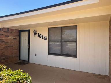 Main picture of 1615 Bryan Ave