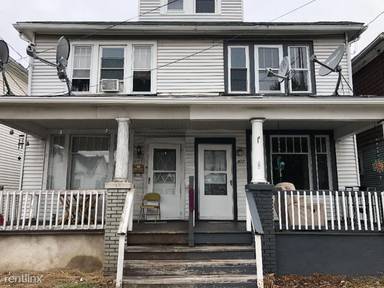 Main picture of 1427 S Main St