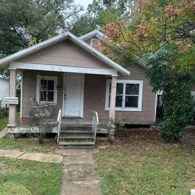 Main picture of 518 E Clay St