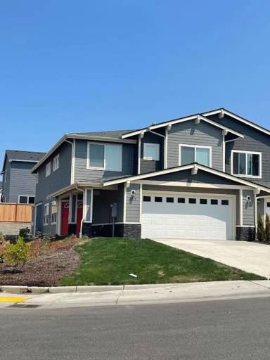 Main picture of 6435 Yorktown Pl NE