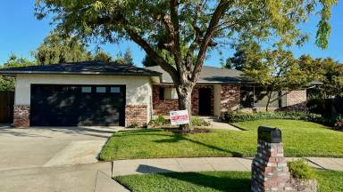 Main picture of 6744 N Winery Ave