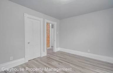 Main picture of 396 S Hickory St