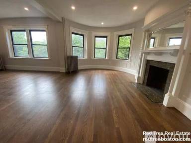 Main picture of 1855 Beacon St
