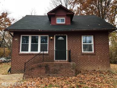 Main picture of 830 Longwood Ave