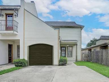 Main picture of 108 Bandera Dr
