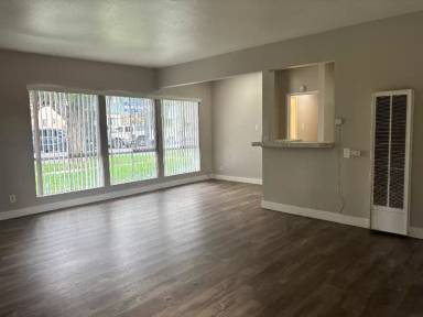 Main picture of 134 E Wakefield Ave