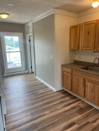 Main picture of 210 W Main St