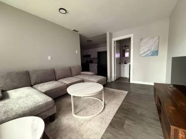 Main picture of 1044 Jefferson St