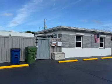 Main picture of 317 NE 4th St