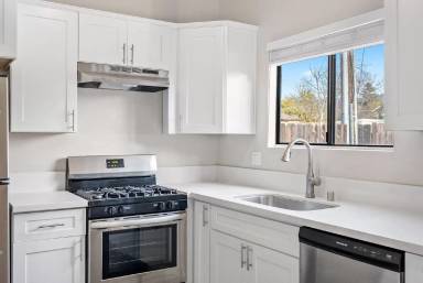 Main picture of 2043 Cypress St