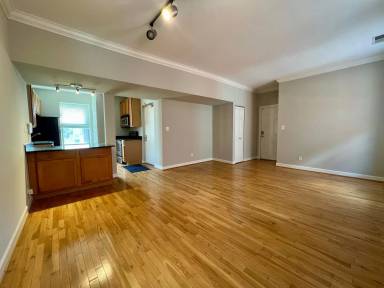 Main picture of 5653 Waterman Blvd