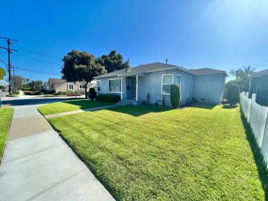 Main picture of 5603 Clark Ave