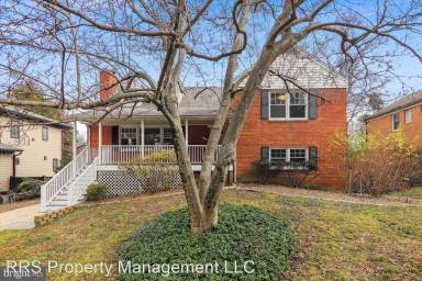 Main picture of 9213 Cypress Ave