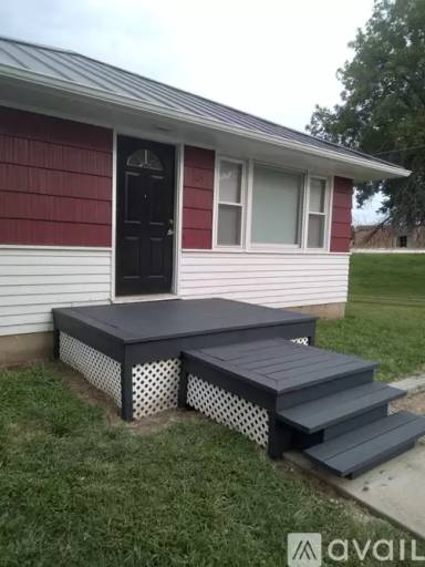 Main picture of 105 S Elmira St