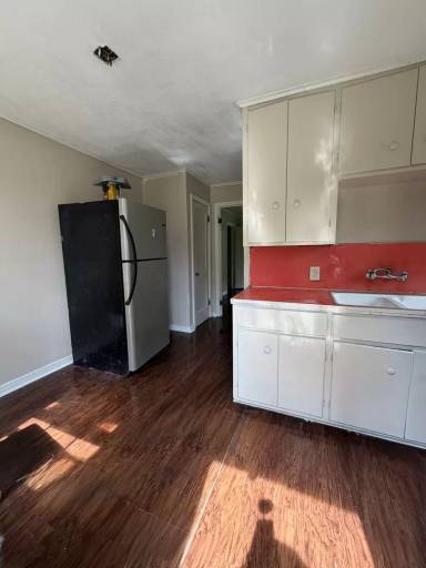 Main picture of 3553 W College St