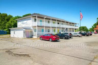 Main picture of 3807 Woodlawn Street