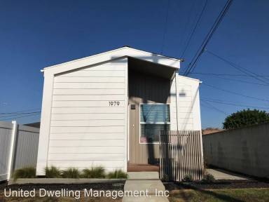 Main picture of 1979 W 104th St