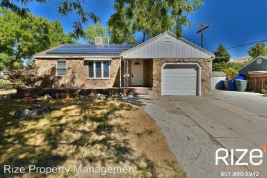 Main picture of 1068 W Signora Dr