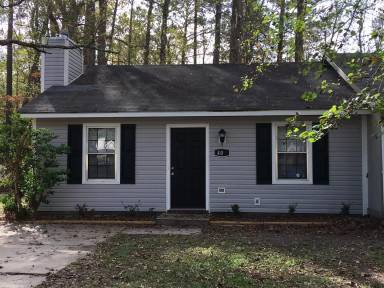 Main picture of 425 Cedar Creek Dr