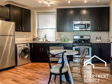 Main picture of 2229 W Wilson Ave