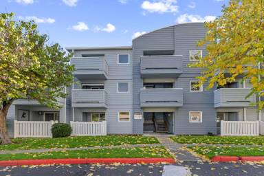 Main picture of 6048 SE Drake St