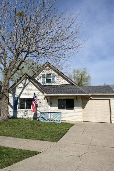 Main picture of 1013 Blue Spring Ln